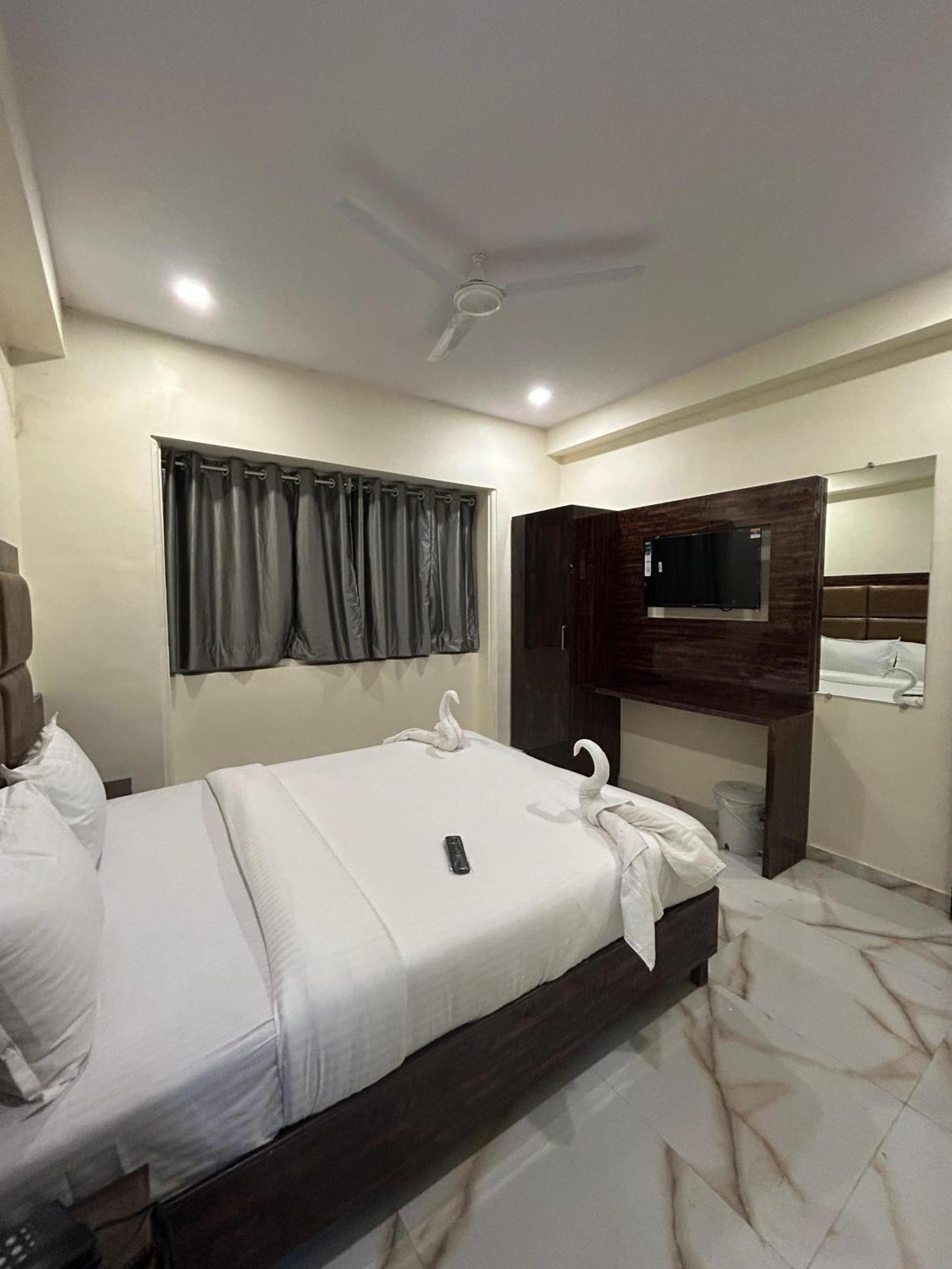 Hotel Rinza Residency Βομβάη Εξωτερικό φωτογραφία